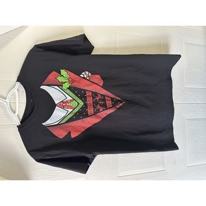 Men’s size Small Christmas t shirt